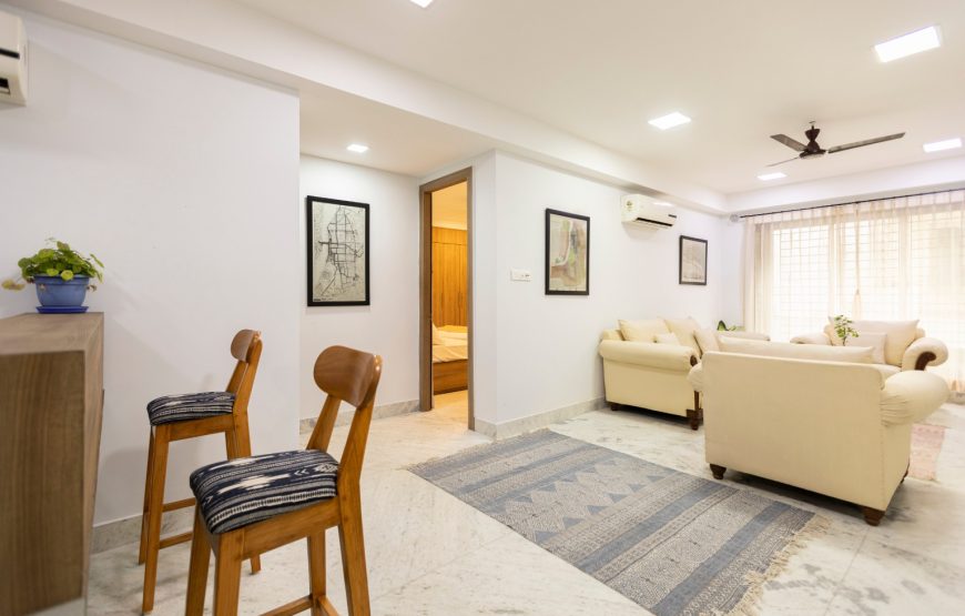 Premier full floor apartment in southern avenue